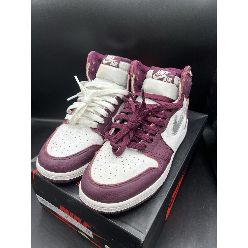 Air Jordan 1 Retro High OG 'Bordeaux' GS Size 5.5Y / 7 Wmn’s (575441-611)